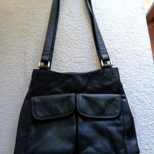 BLACK LEATHER TWO POCKET PURSE
